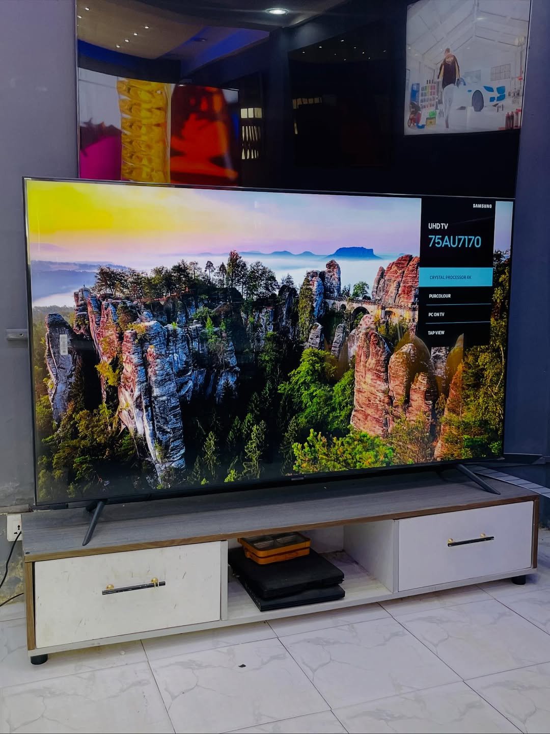 de_ofmark-20260211-0008 Samsung 75" Crystal UHD 4K Smart TV — Pre-Owned - Image 1