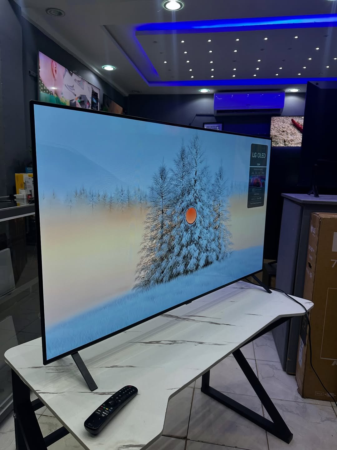 de_ofmark-20260211-0023 LG 55" OLED Smart TV (2024/2025 Model) — Pre-Owned - Image 1