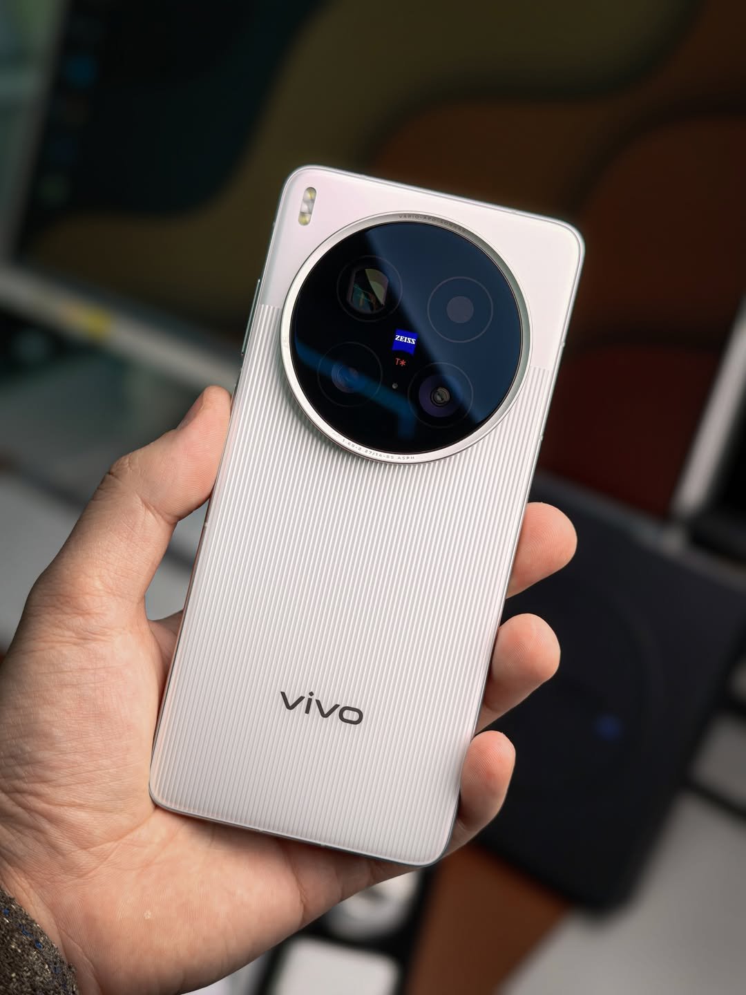 pixelbek.kg-20260203-0333 Vivo X200 Ultra – 12GB / 256GB (Open Box) - Image 1