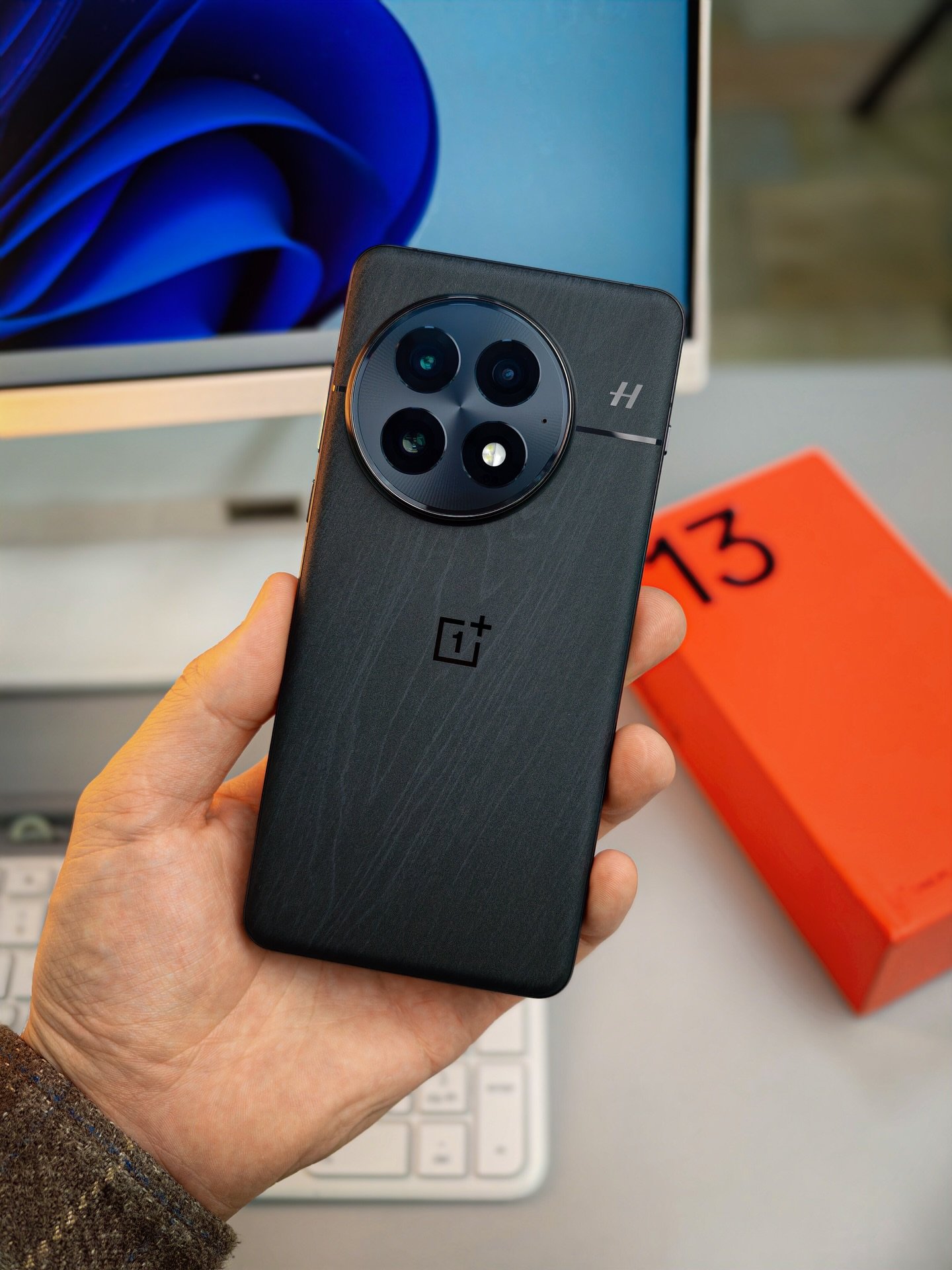 pixelbek.kg-20260204-0029 OnePlus 13 – 12GB / 256GB (Used, Perfect Condition, Complete Set) - Image 1