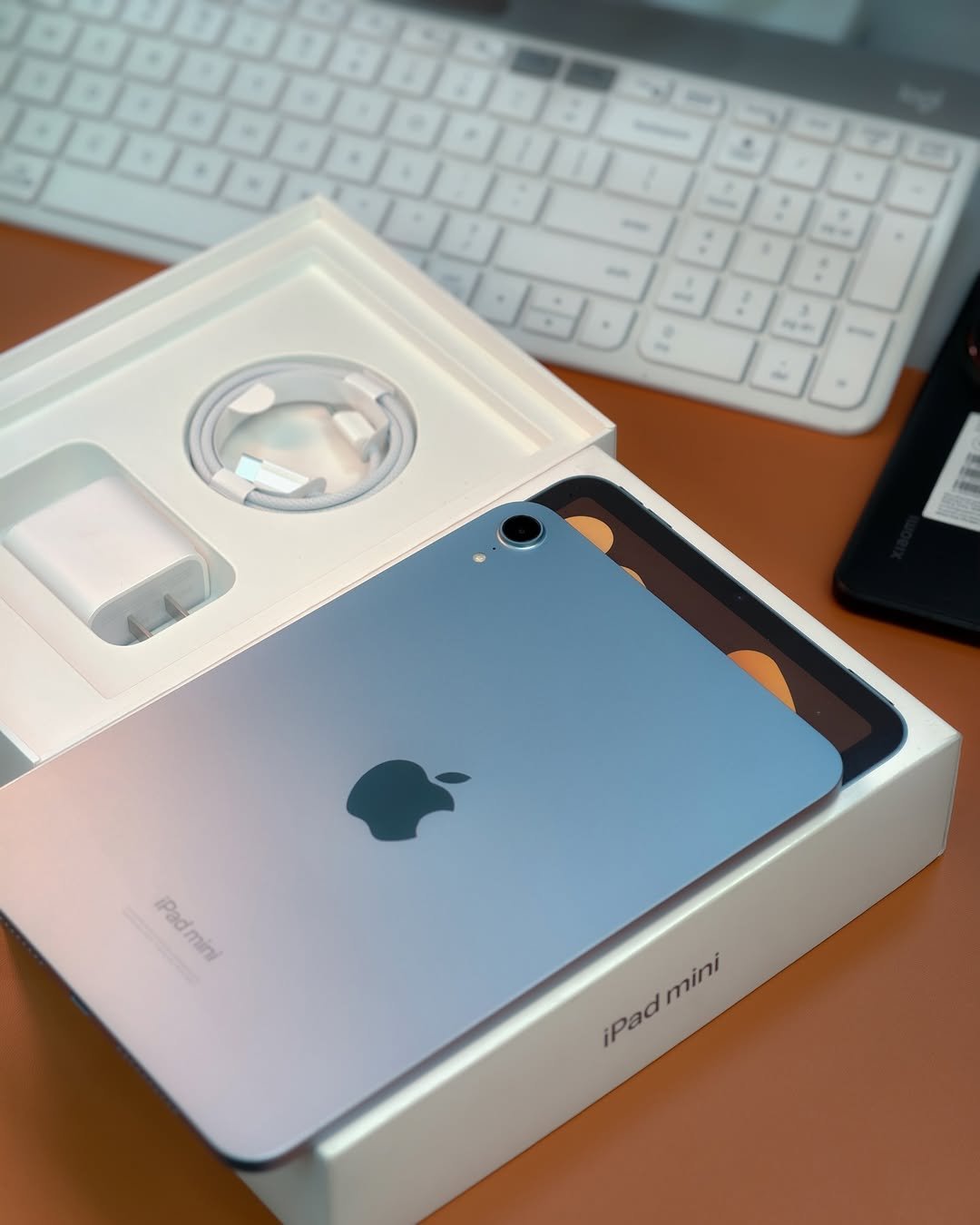 pixelbek.kg-20260210-0102 iPad mini 7 – 128GB WiFi (Used, Perfect Condition, 🔋100% – 34 Cycles, Complete Set) - Image 1