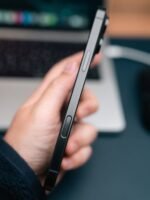 iPhone 16 Pro Max – 1TB Black Titanium (Apple Official Replacement, 🔋100%) - Image 3