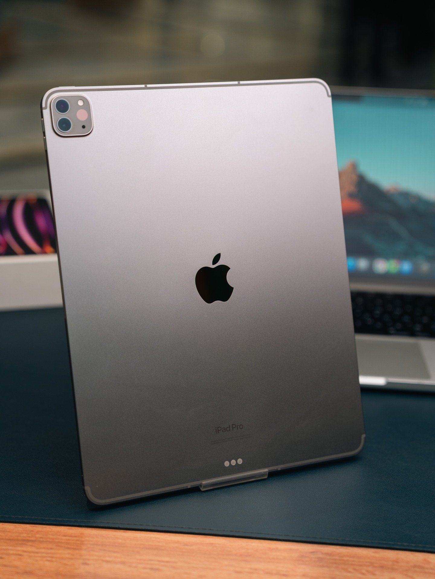 sotochka312-20260202-0050 iPad Pro 12.9" (6th Gen) – M2, 256GB, WiFi + Cellular (Used, Perfect Condition) - Image 1