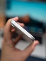 iPhone 17 – 256GB (SIM + eSIM, Used, 🔋100%) - Image 4