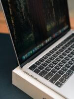 MacBook Air 13.6" M4 – 16GB / 512GB Silver (Used, 🔋28 Cycles, Complete Set) - Image 2