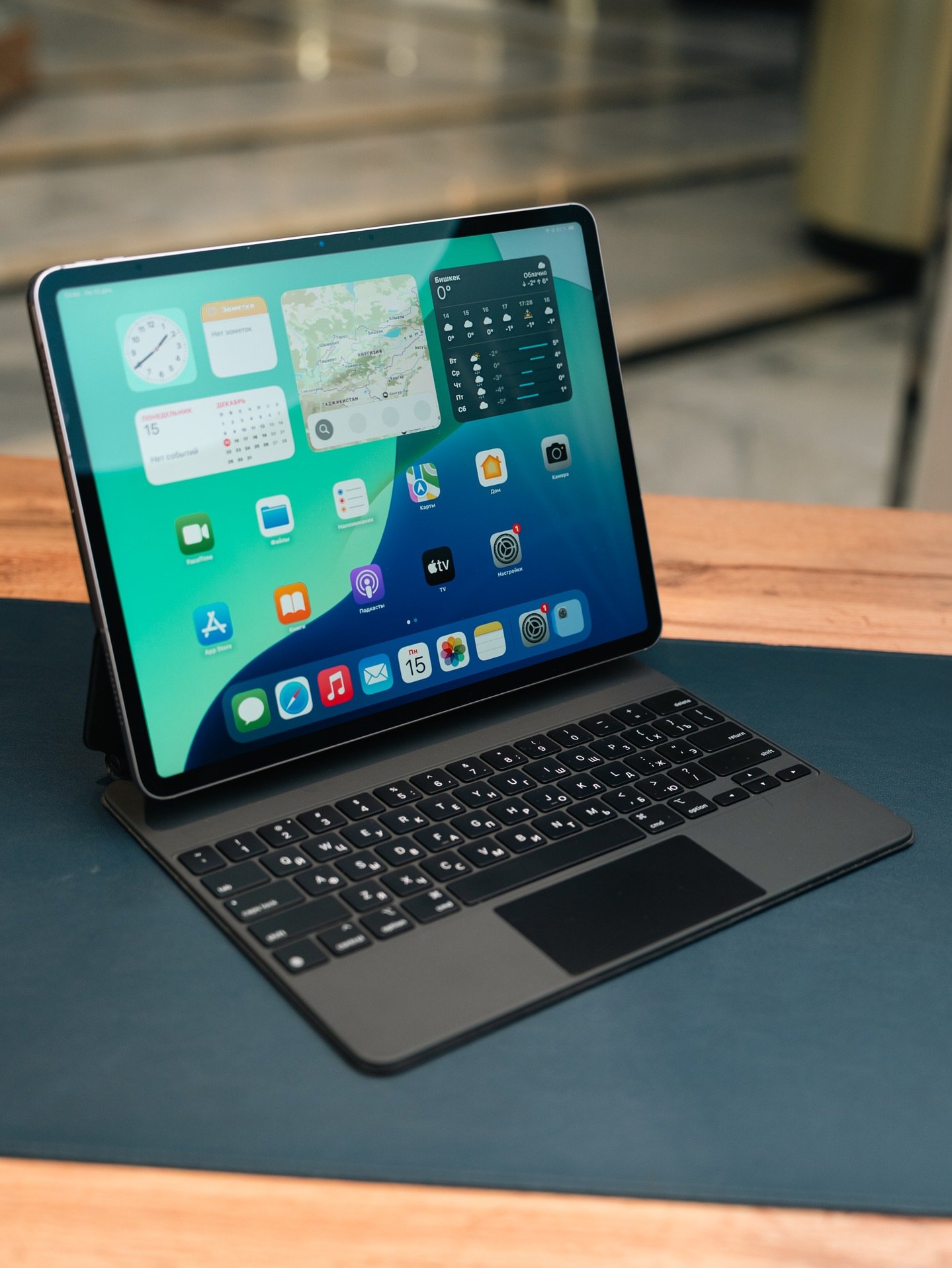 sotochka312-20260202-0178 iPad Air 13" M2 – 256GB, WiFi + Cellular (Used, Perfect Condition) - Image 1