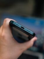 iPhone 15 Pro – 256GB (Used, Excellent Condition, 🔋87%) - Image 3